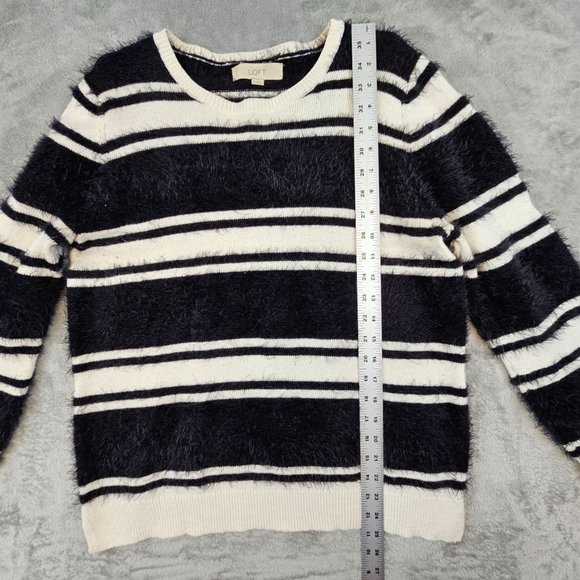 Ann Taylor LOFT Sweater Women's Large Black White Striped‎ Fuzzy Soft Pullover - Picture 5 of 8